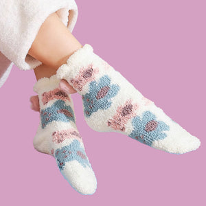 Fluffy Bear Fleecy Socks - www.thelineahome.nl - Context