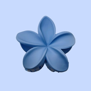 Frangipani Floral Hair Clips - www.thelineahome.nl - Kawaii Accessories - Nippon Blue