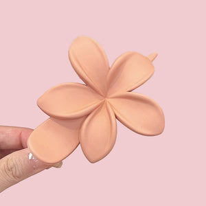 Frangipani Floral Hair Clips - www.thelineahome.nl - Kawaii Accessories - Peachy Pink