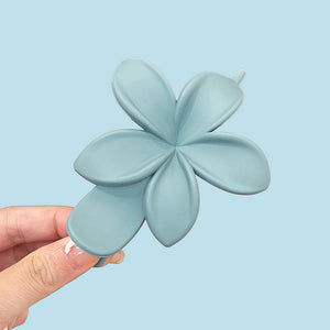 Frangipani Floral Hair Clips - www.thelineahome.nl - Kawaii Accessories - Powder Blue