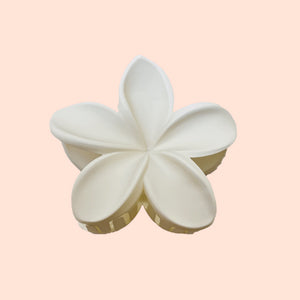 Frangipani Floral Hair Clips - www.thelineahome.nl - Kawaii Accessories - Orchid White Clip