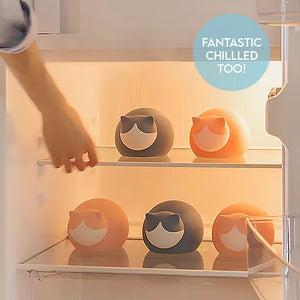 Kitty Cat Hand Warmer and Cooler - www.thelineahome.nl - Kawaii Homeware - Fridge