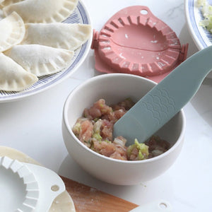Gyoza Dumpling Mould Maker - The Linea Home - Wheat Straw and PP - product is recycable - Simple to use - FREE spoon for filling
